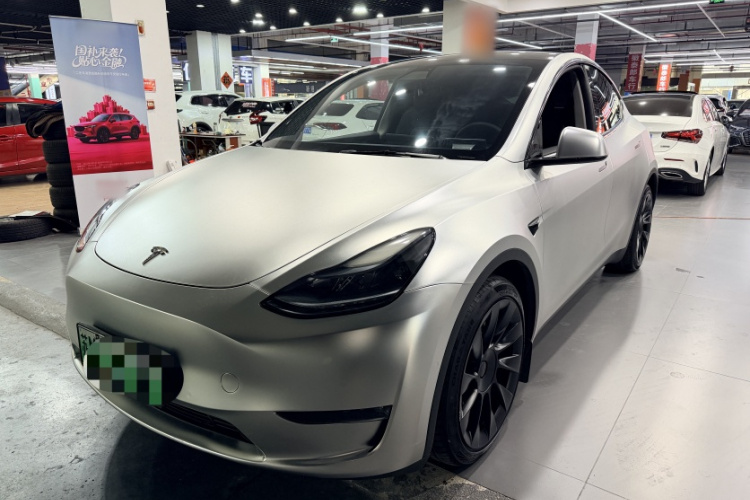 Tesla Model Y 2023 immagine di auto #18