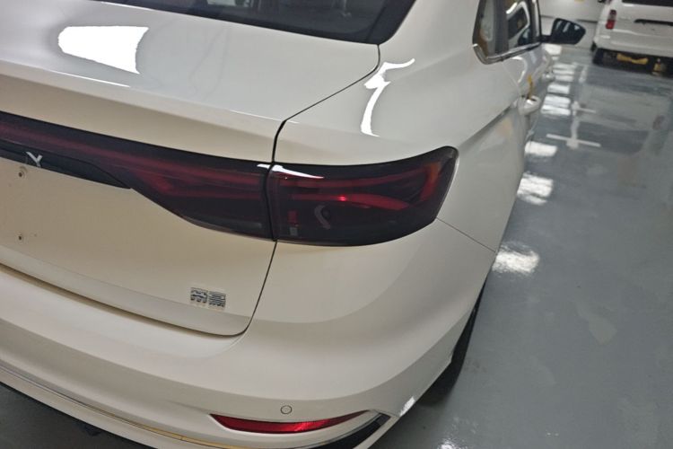 GEELY Emgrand 2025 #8 GEELY Emgrand 2025 car image #8