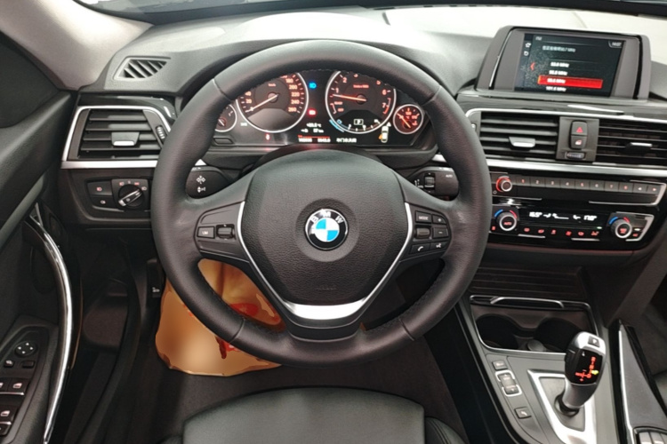 BMW 3 Series GT 2018 car image #11