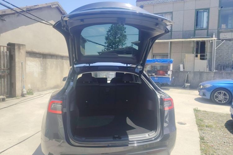 Tesla Model Y 2024 #19 Tesla Model Y 2024 immagine di auto #19