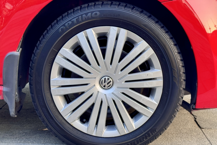 Volkswagen Polo 2018 car image #12