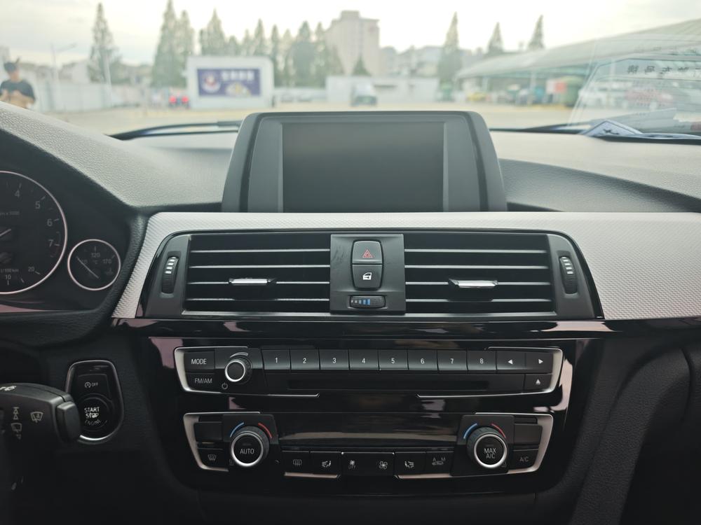 BMW 3 Series 2017 #8 BMW 3 Series 2017 car image #8