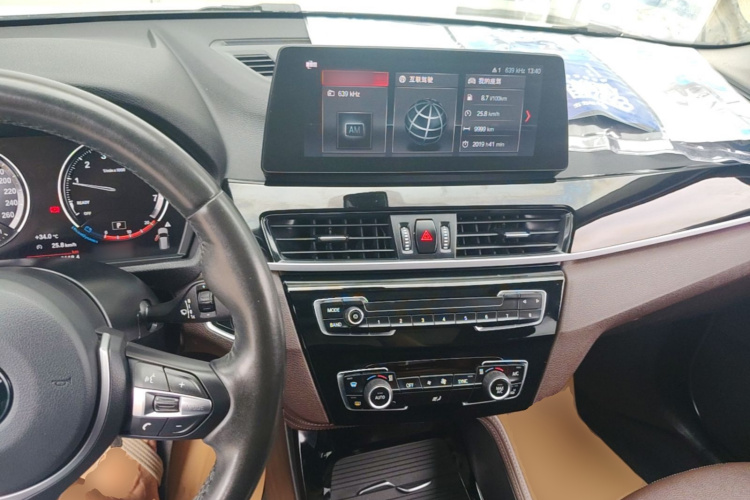 BMW X1 2020 immagine di auto #10