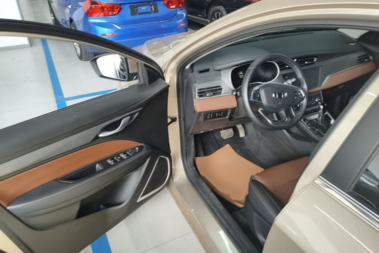 GEELY Emgrand 2021 car image #16