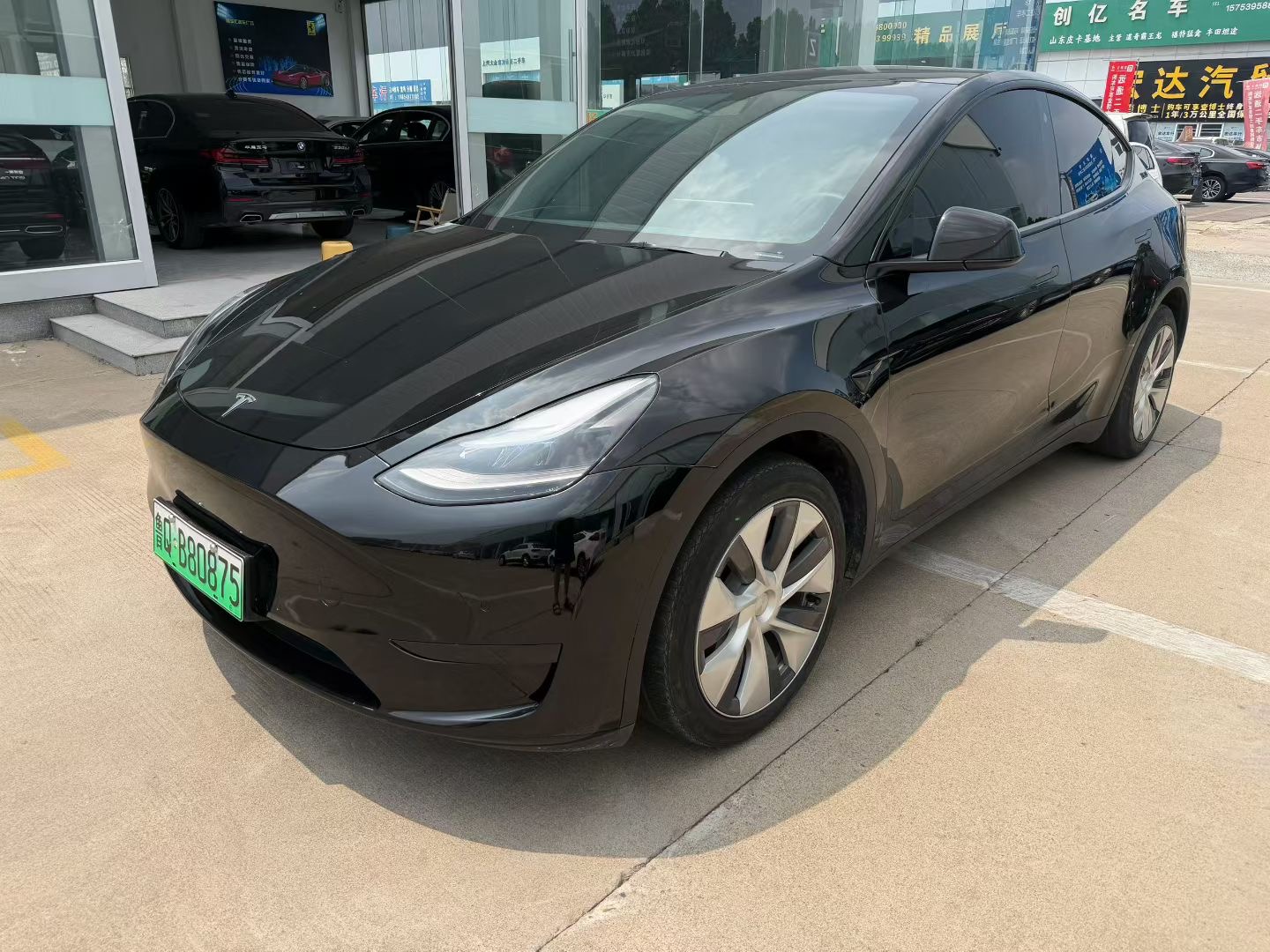 Tesla Model Y 2021 #2 Tesla Model Y 2021 car image #2