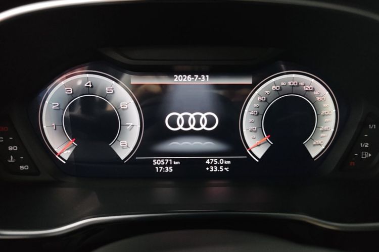 Audi Q3 2023 car image #12