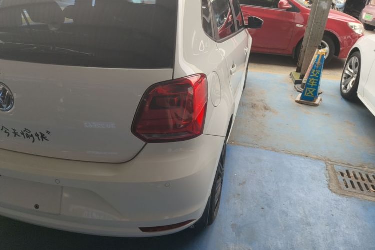 Volkswagen Polo 2019 car image #8