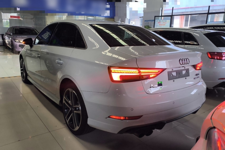 Audi A3 2018 car image #5