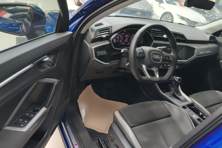 Audi Q3 2020 image de voiture #16