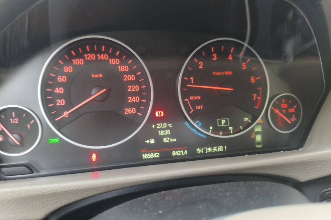 BMW 3 Series 2012 صورة سيارة #24