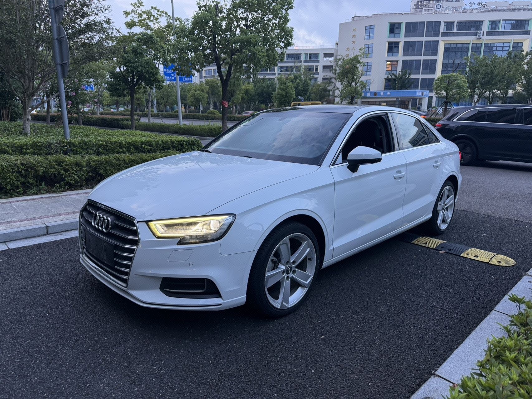 2019 2019 car image