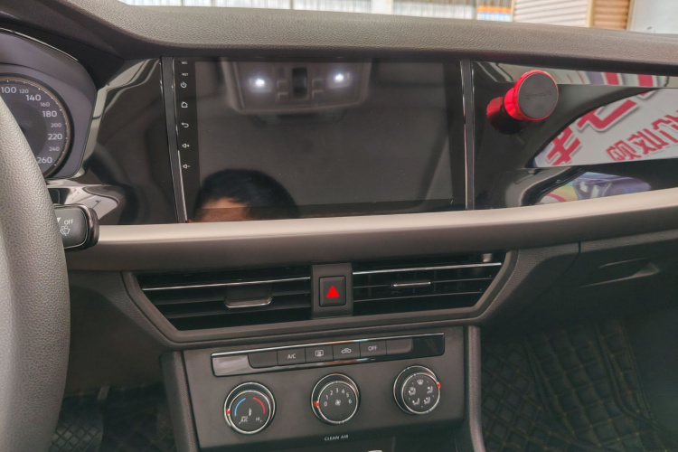 Volkswagen Lavida 2020 car image #11