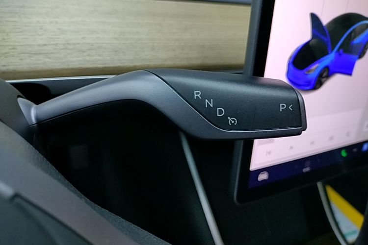 Tesla Model 3 2020 car image #14