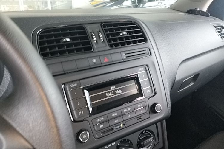 Volkswagen Polo 2017 #13 Volkswagen Polo 2017 car image #13