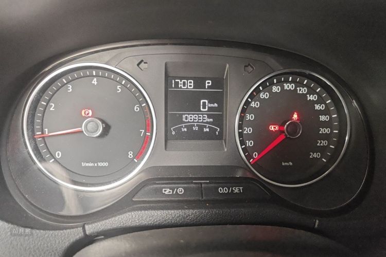 Volkswagen Polo 2015 car image #14