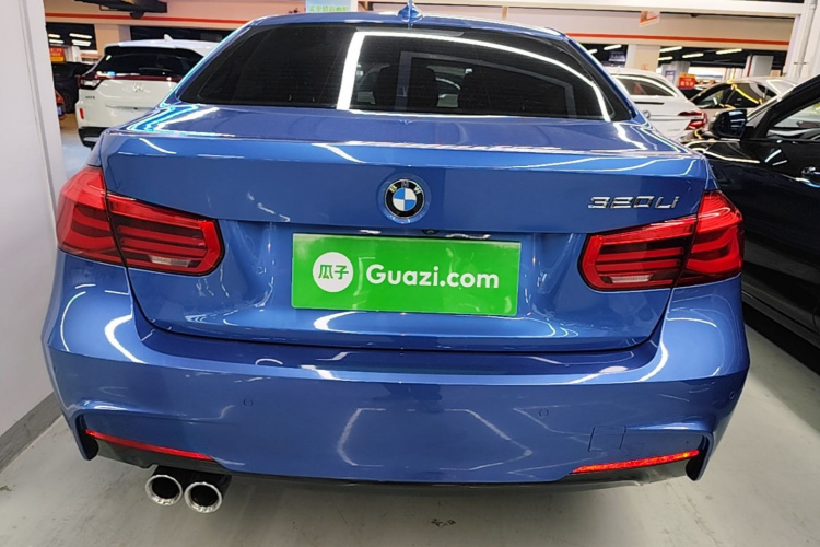 BMW 3 Series 2018 car image #6