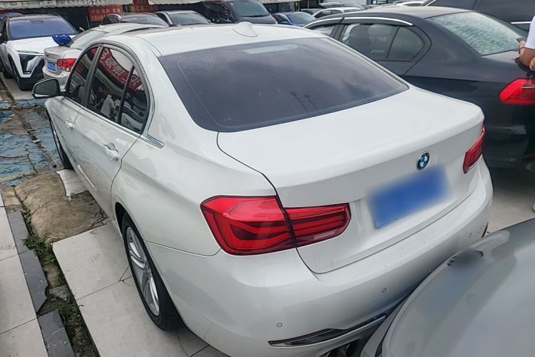 BMW 3 Series 2017 #5 BMW 3 Series 2017 car image #5