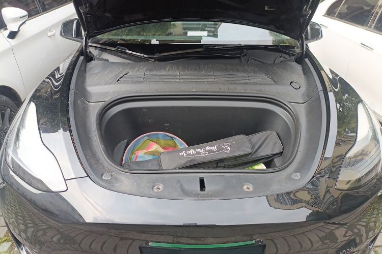 Tesla Model Y 2023 car image #22