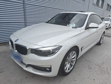 BMW 3 Series GT 2018 BMW 3 Series GT 2018 car image