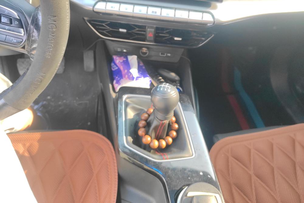 2023 car image #15