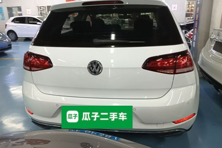 Volkswagen Golf 2019 car image #4