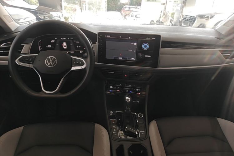Volkswagen Bora 2023 car image #10
