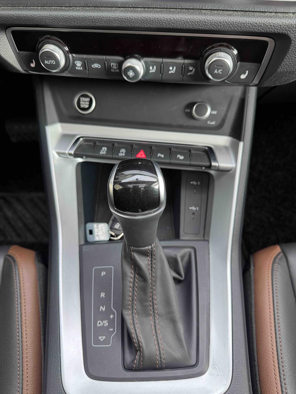 Audi Q3 2022 car image #28