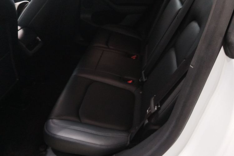 Tesla Model Y 2021 #17 Tesla Model Y 2021 car image #17