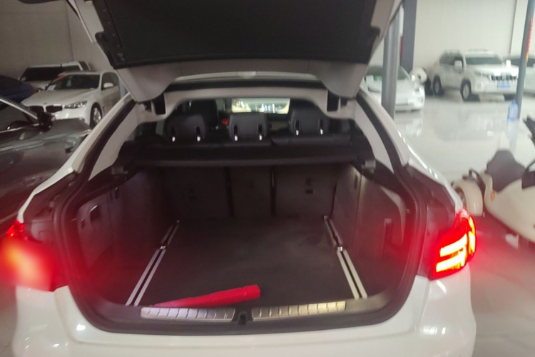 BMW 3 Series GT 2016 #19 BMW 3 Series GT 2016 car image #19