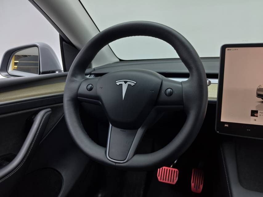 Tesla Model Y 2023 #3 Tesla Model Y 2023 car image #3