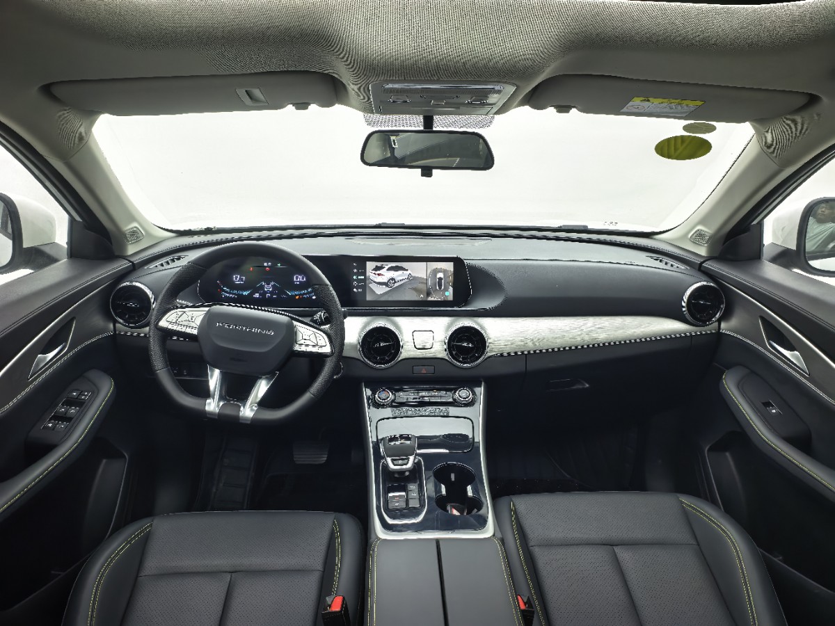 Forthing T5 EVO 2024 car image #14