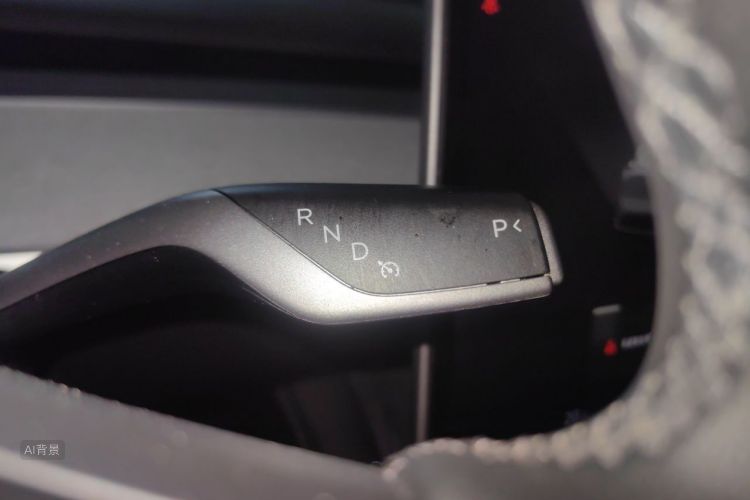 Tesla Model Y 2023 #16 Tesla Model Y 2023 car image #16