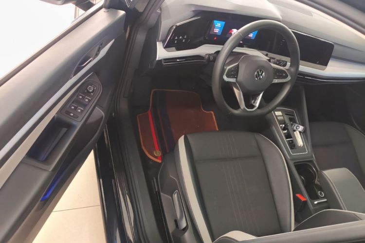 Volkswagen Golf 2022 car image #16