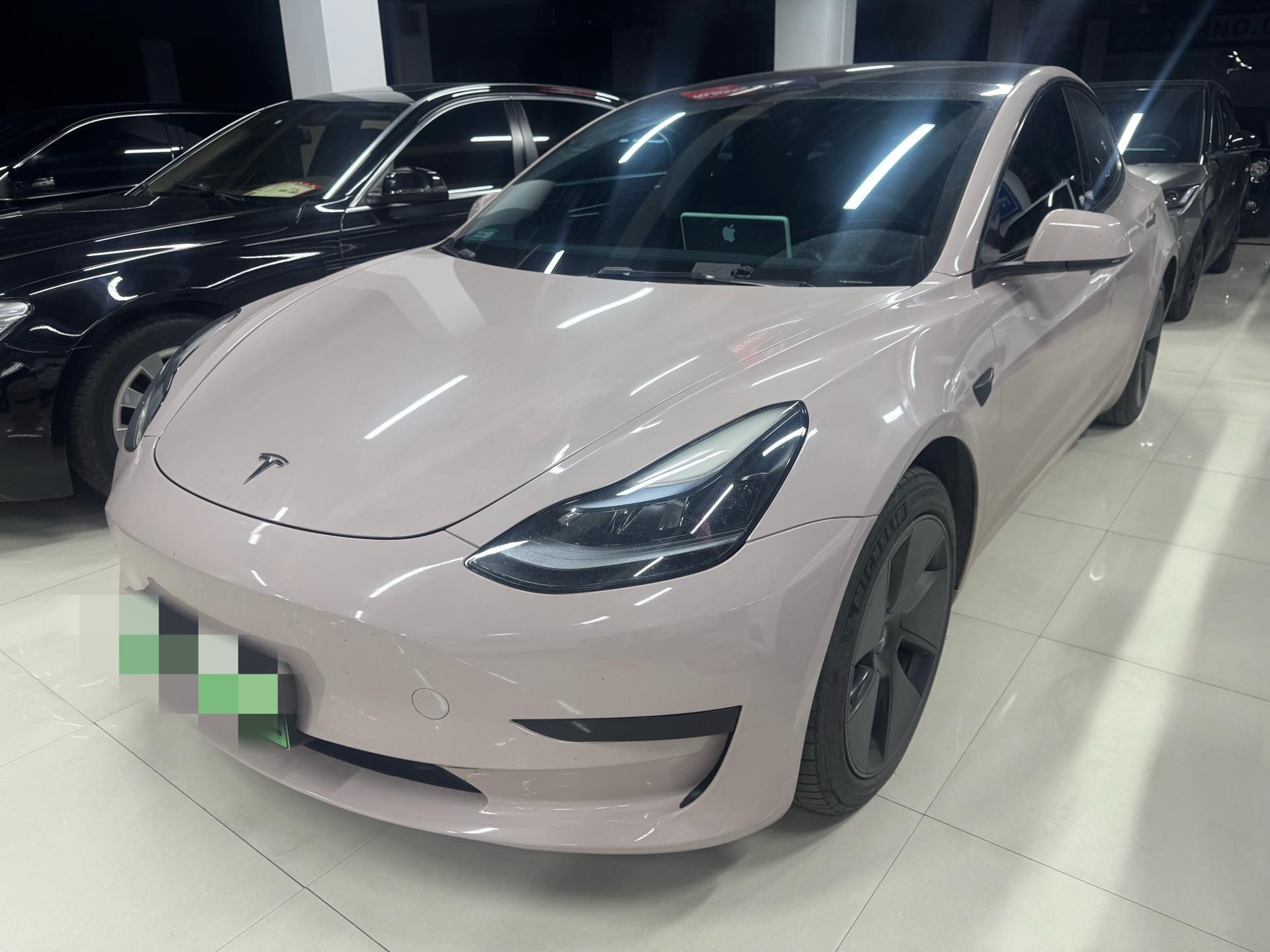 Tesla Model 3 2023 car image 