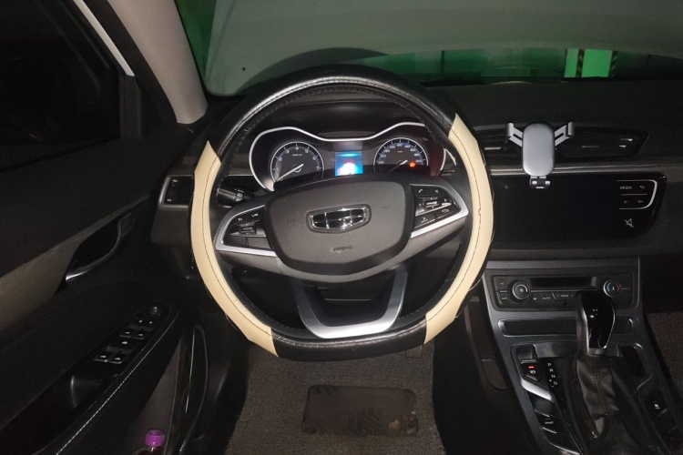 GEELY Emgrand 2019 #11 GEELY Emgrand 2019 car image #11