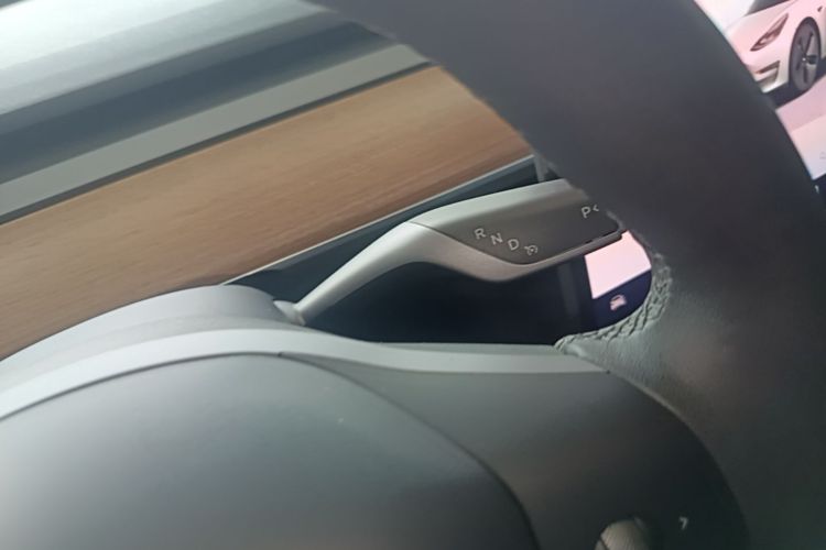 Tesla Model 3 2023 car image #18