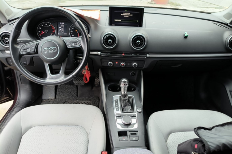 Audi A3 2019 immagine di auto #10