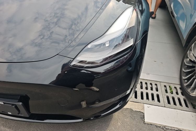 Tesla Model Y 2021 car image #23