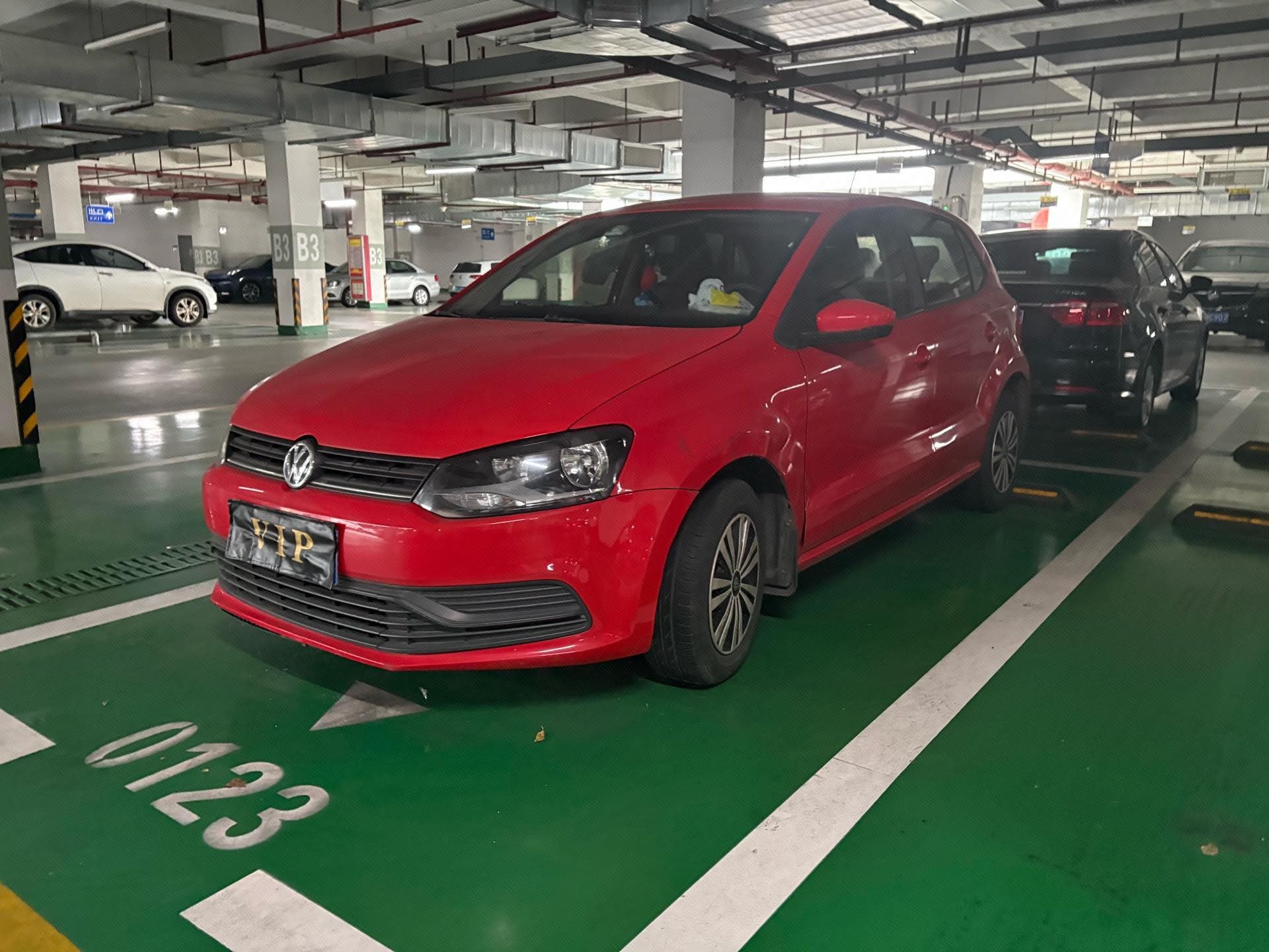 Volkswagen Polo 2016 car image 