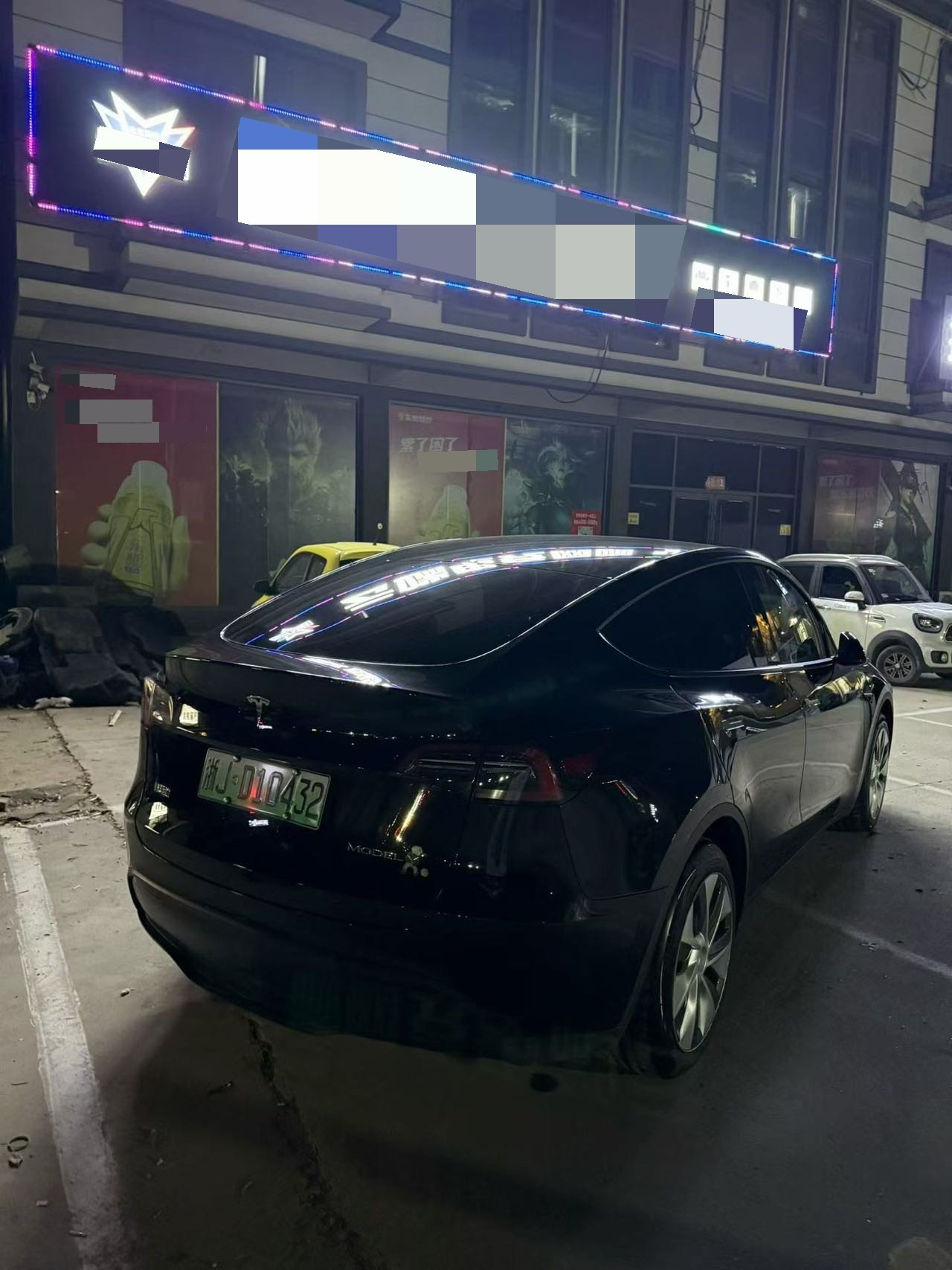 Tesla Model Y 2023 car image #3