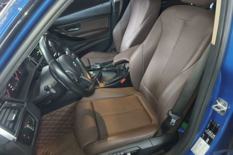 BMW 3 Series 2018 car image #15