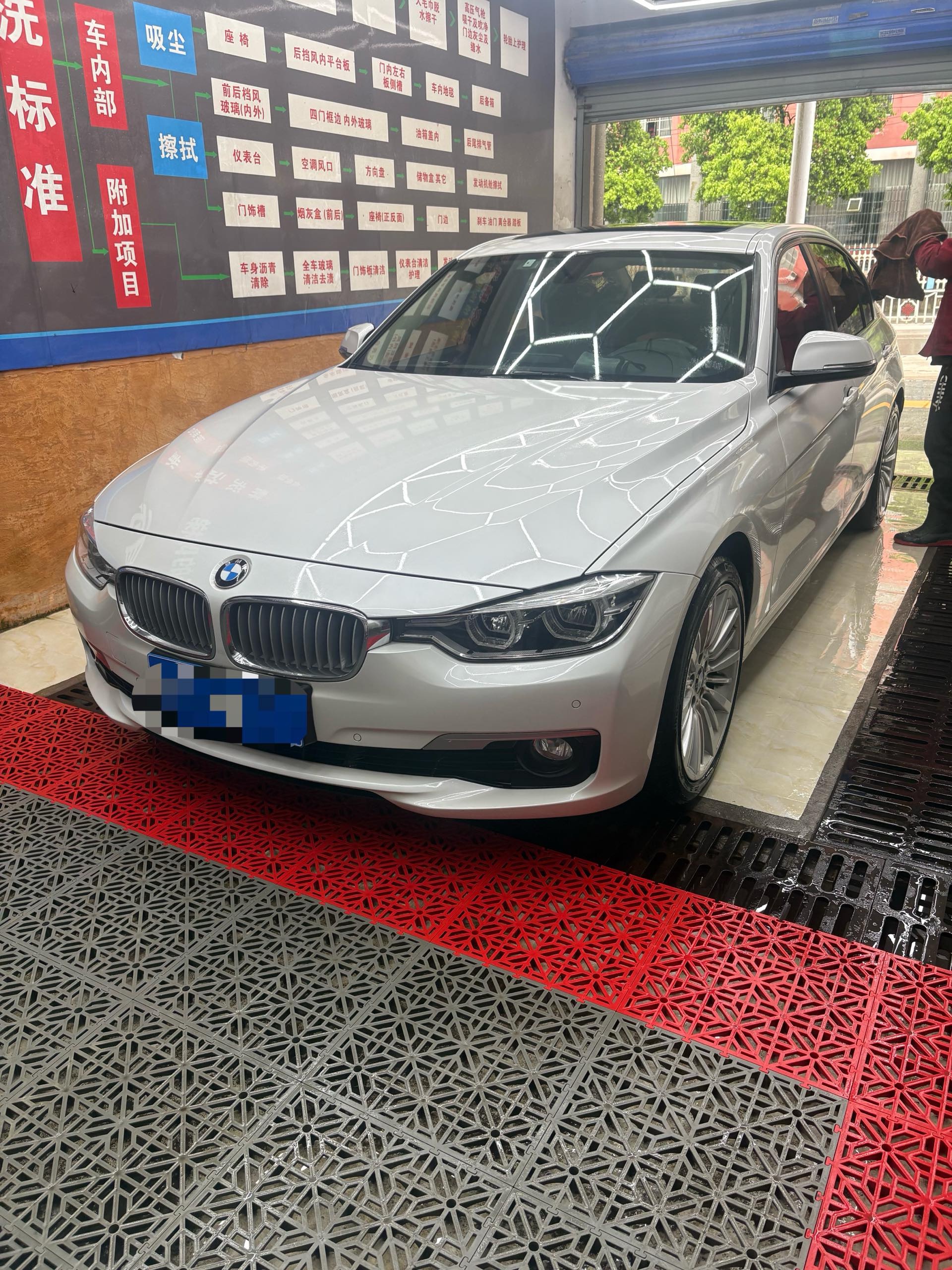 BMW 3 Series 2018 BMW 3 Series 2018 car image