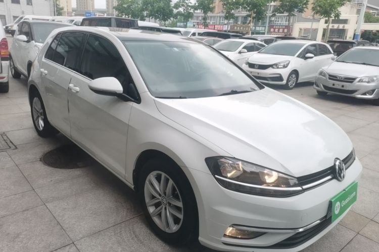 Volkswagen Golf 2019 car image #6
