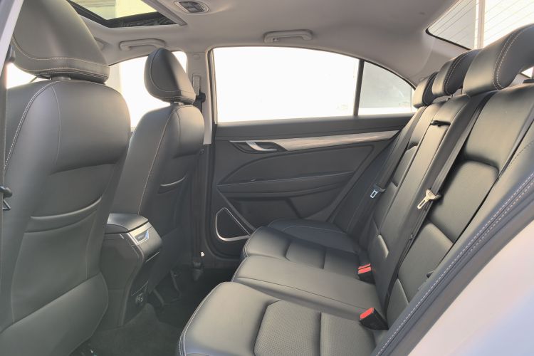 GEELY Emgrand 2019 #18 GEELY Emgrand 2019 car image #18