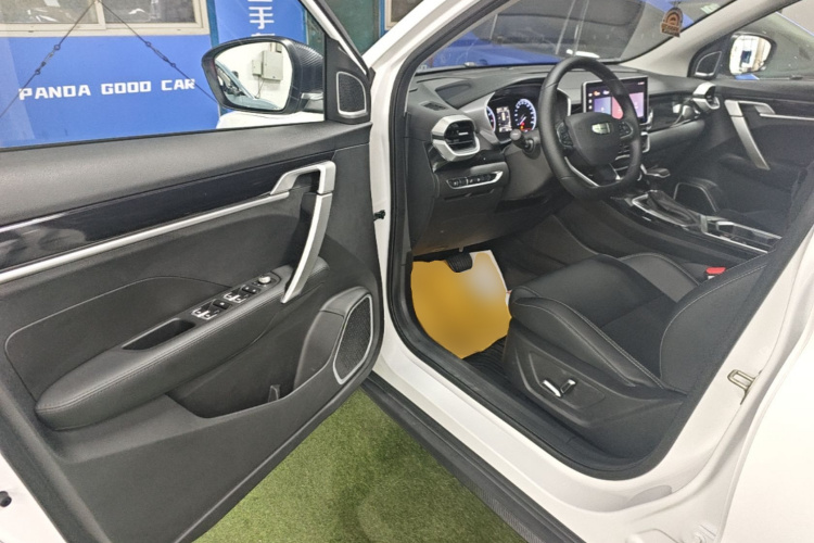 GEELY Coolray 2025 car image #16
