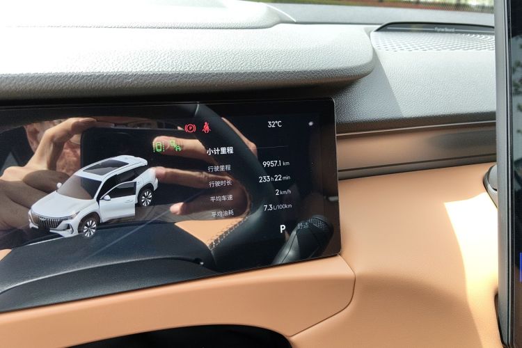 GEELY Boyue L 2025 صورة سيارة #10