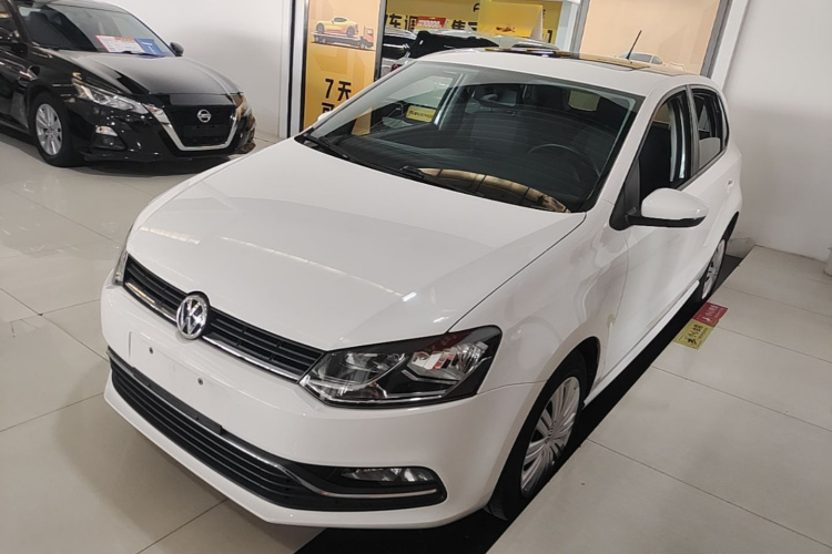 Volkswagen Polo 2018 car image #2