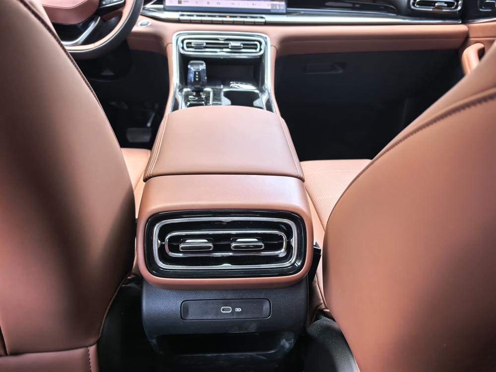 GEELY Emgrand 2025 car image #10