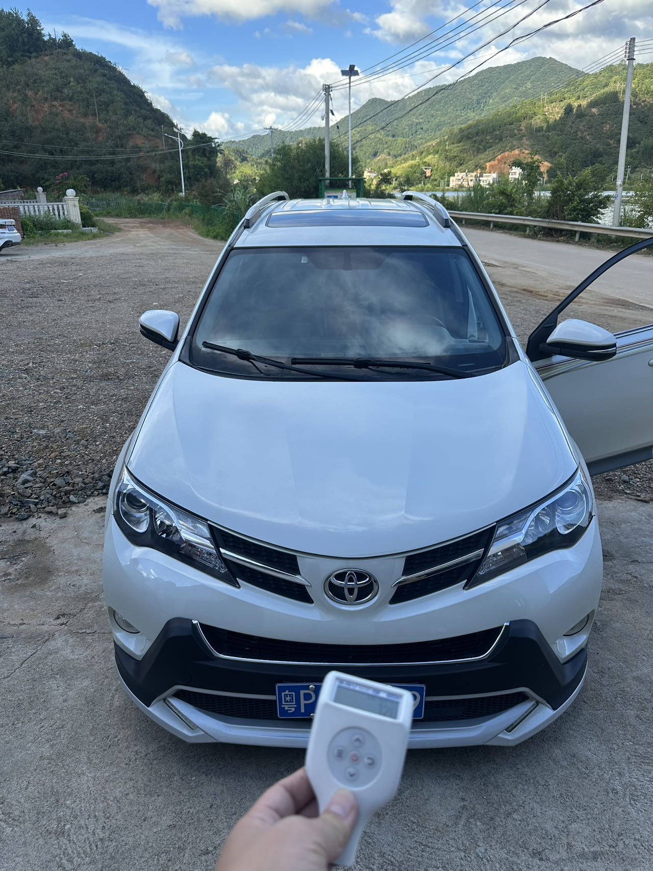 Toyota RAV4 2016 #2 Toyota RAV4 2016 car image #2