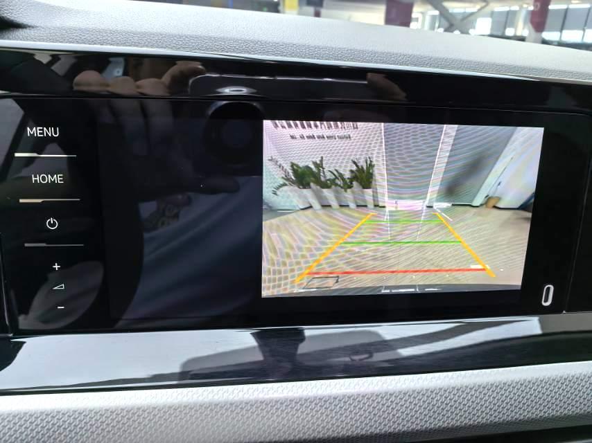 Volkswagen Golf 2023 car image #8